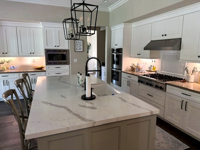 A spotless kitchen cleaned by Clean Day Home Services